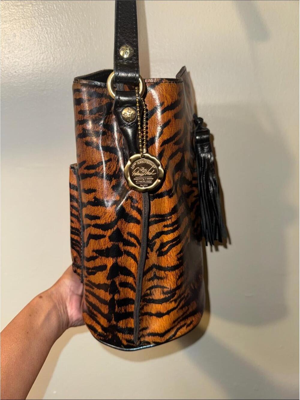 Patricia Nash Tiger Print Leather Bucket Crossbody - Picture 7 of 12